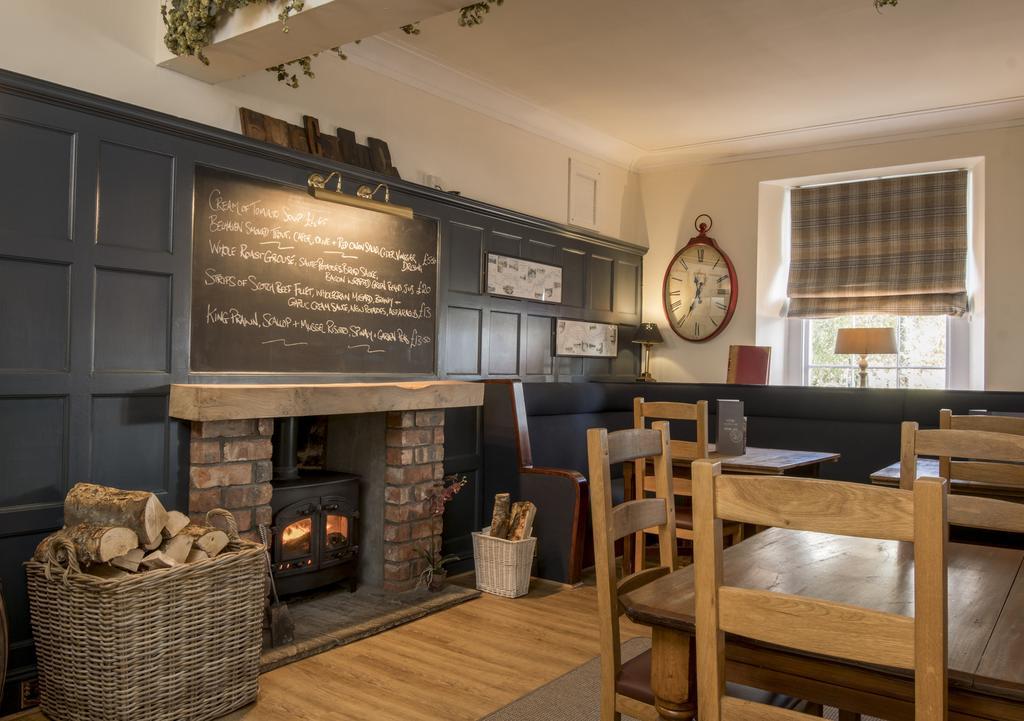 Buccleuch Arms Hotel St Boswells Екстериор снимка